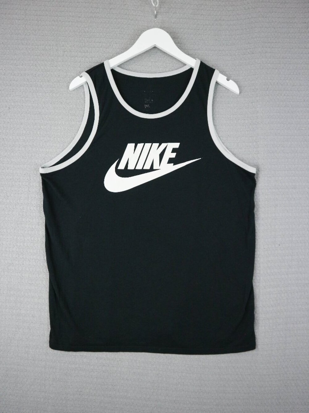 Nike Black and White Contrast Detail Logo Athletic Tank Top Sleeveless XL - Picture 1 of 7